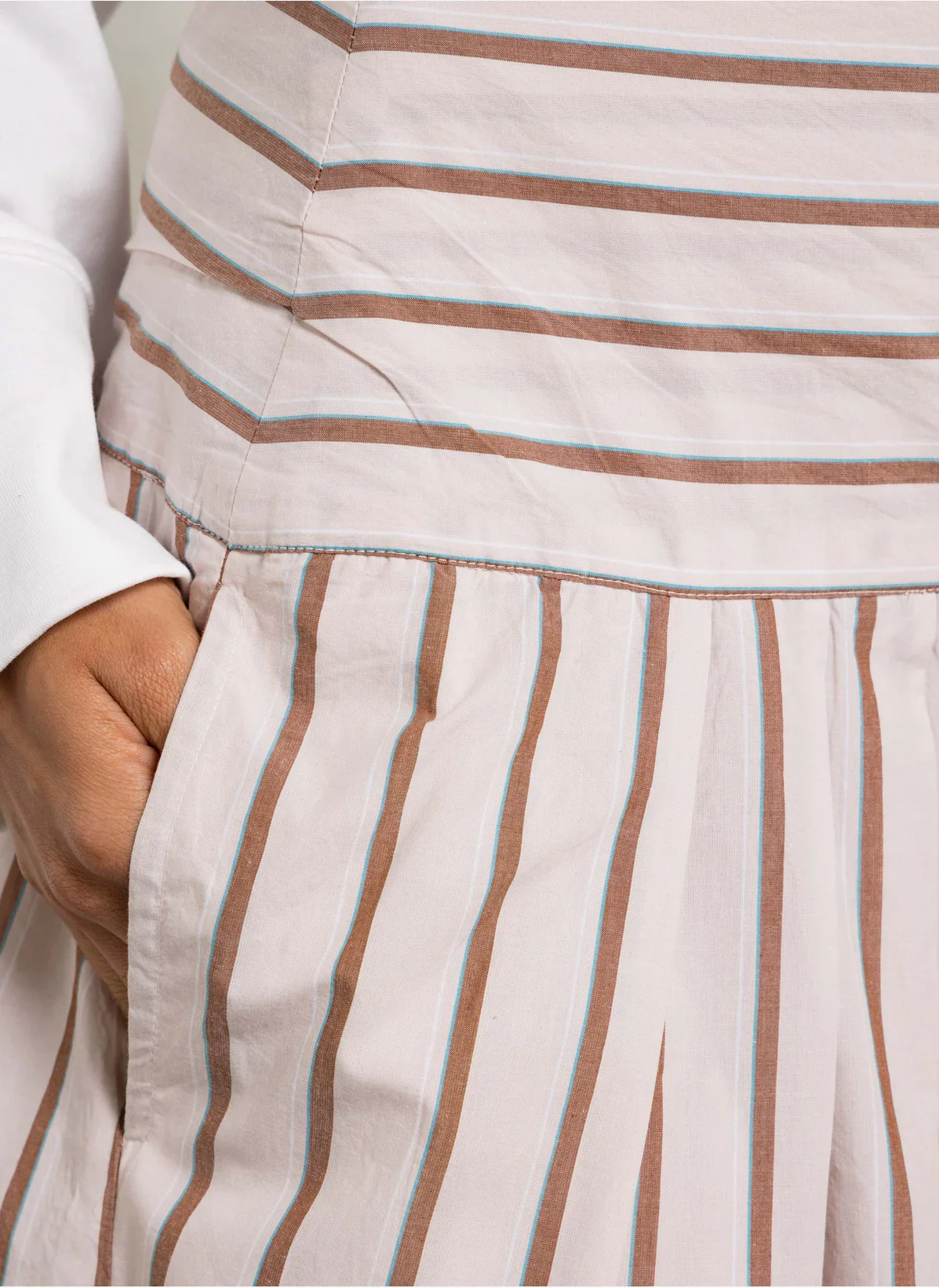 Joyau TC129 Stripe & Powder Skirt - Image 4