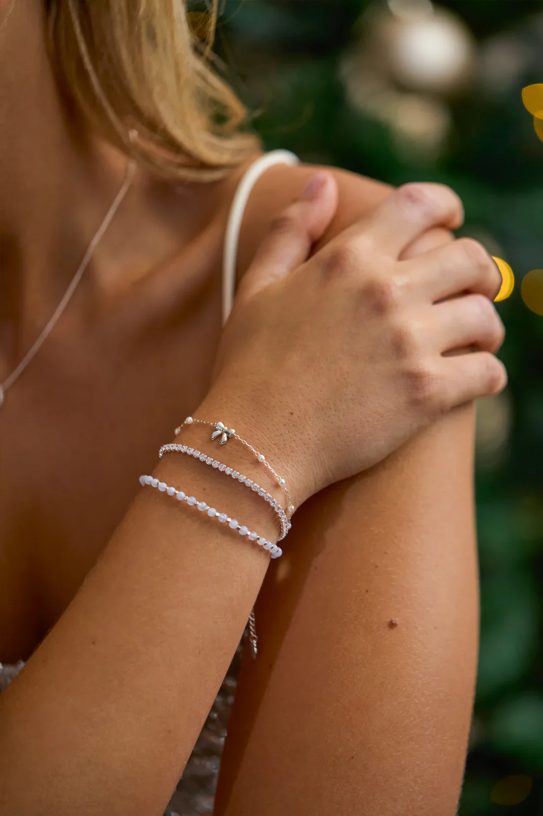 EBB6281S Bow With Pearl Beaded Chain Bracelet - Image 2