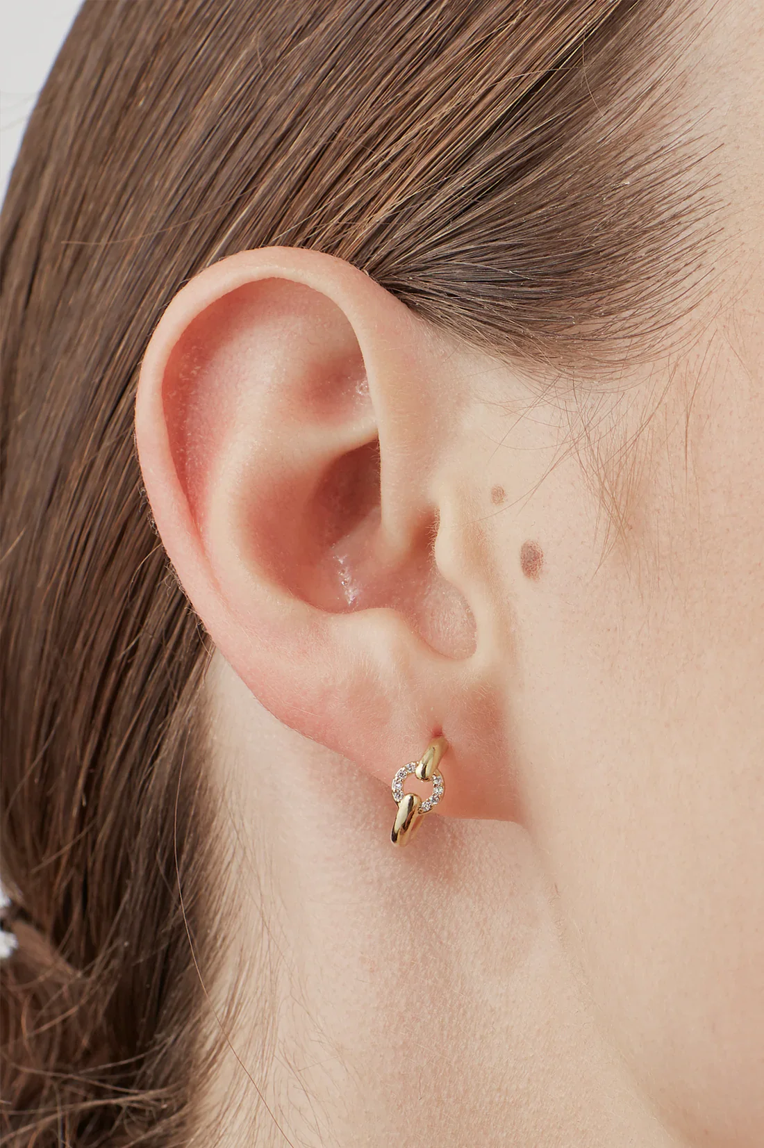 EBE6900G pave circle hoop earrings - Image 2