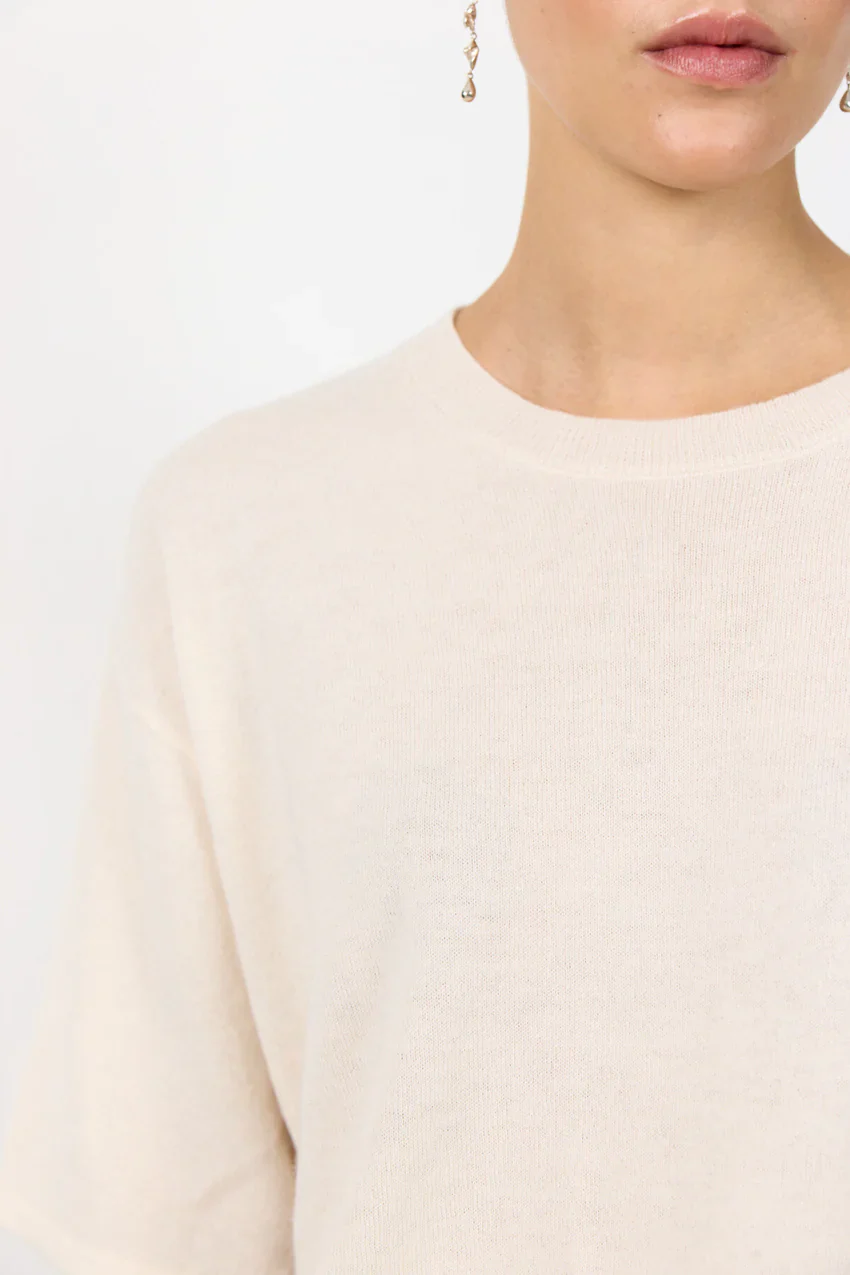 LR-Ismaila Knitted Tee 23 Cream - Image 3