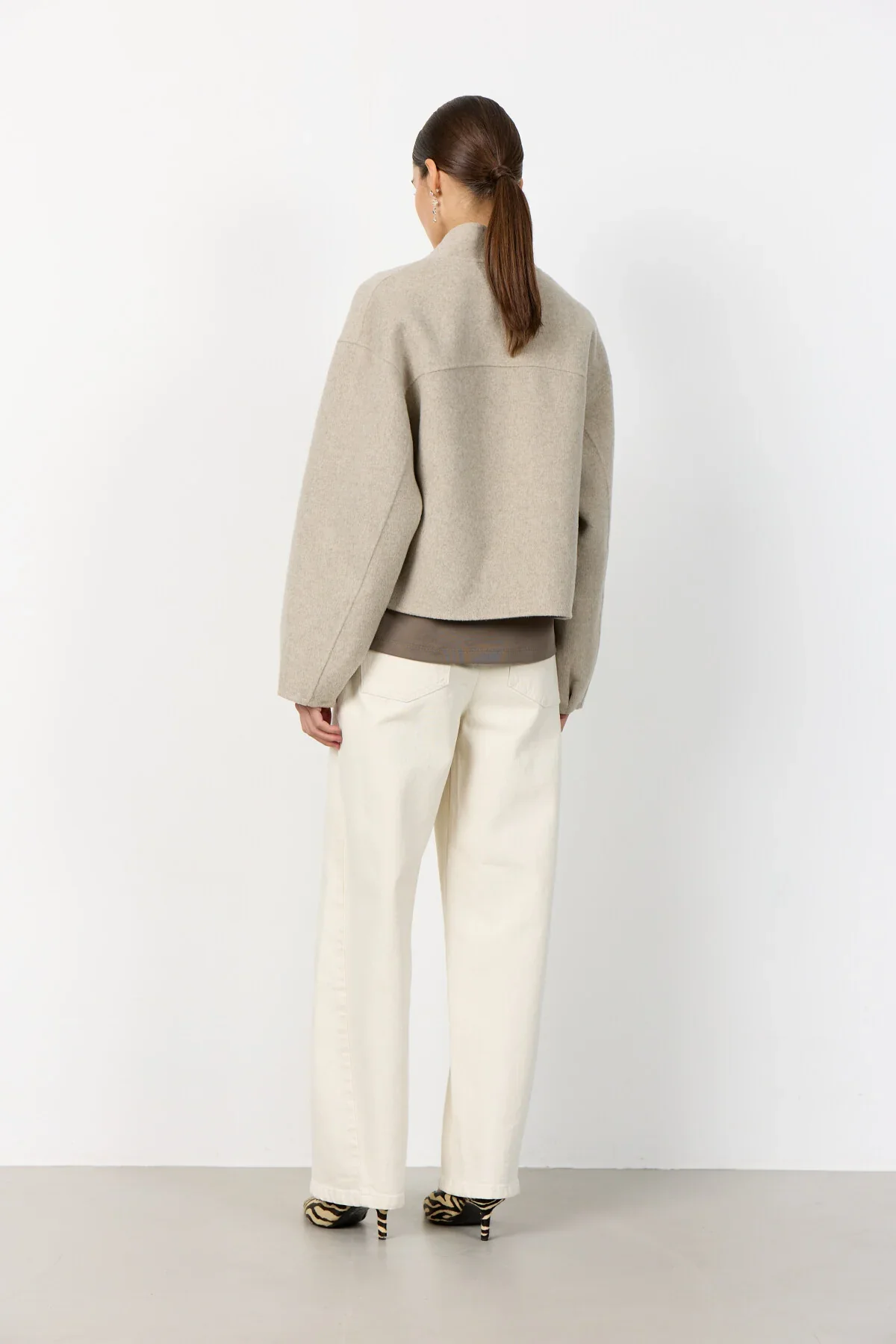 LR-Owa 39 Jacket - Image 4